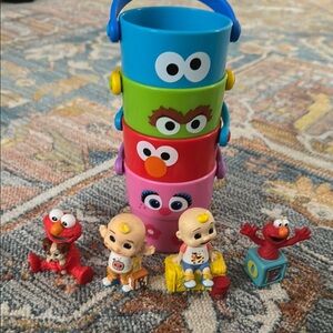 Sesame Street & Cocomelon Tonies with bath cups